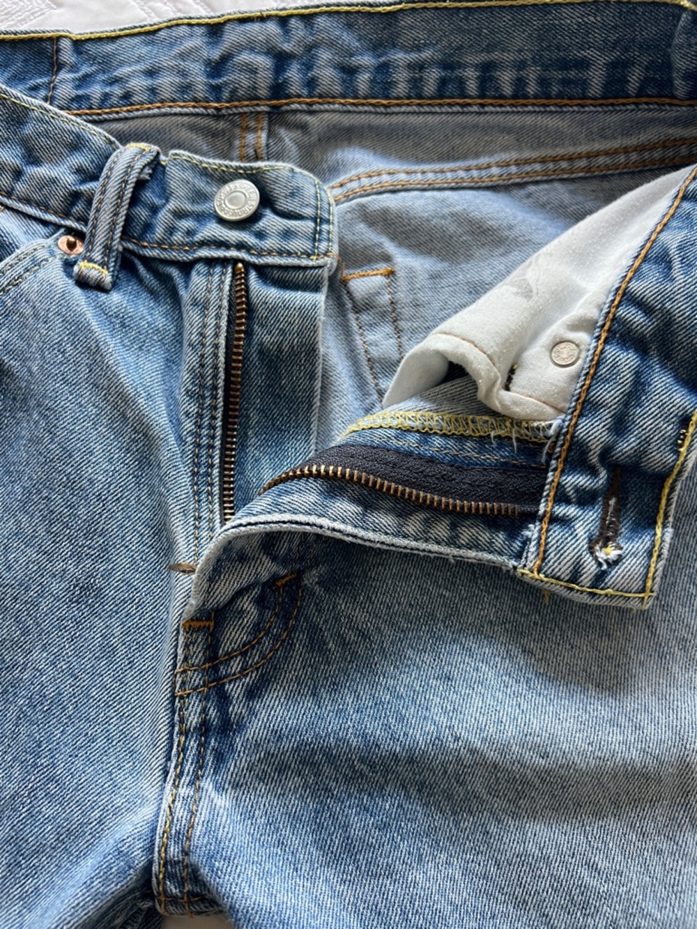 Levi’s 505 Straight Leg Jeans Tag 29x30 Measured 28x29 - Picture 3 of 9